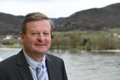 Tierschutz-Landesrat Gottfried Waldhäusl wird bei Ministerin Köstinger vorstellig